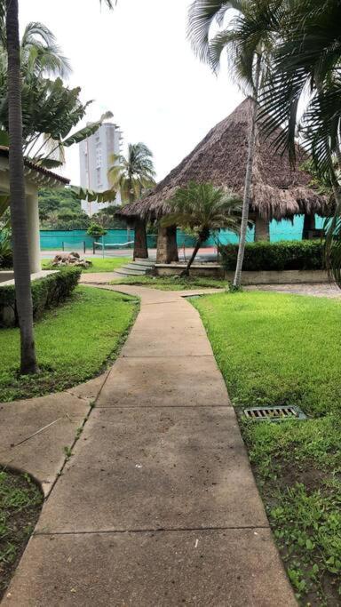Hermoso Apartamento En Manzanillo Con Alberca Y Cancha De Tenis, Ideal Para Relajarse Y Disfrutar De Una Escapada Tranquila En El Paraiso Tropical Экстерьер фото