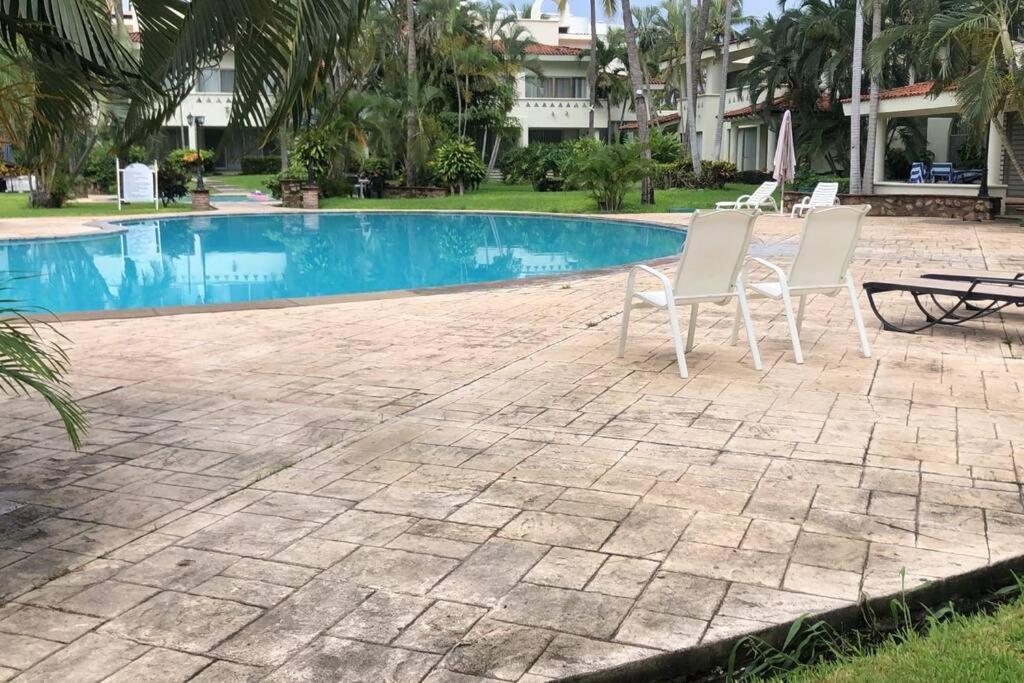 Hermoso Apartamento En Manzanillo Con Alberca Y Cancha De Tenis, Ideal Para Relajarse Y Disfrutar De Una Escapada Tranquila En El Paraiso Tropical Экстерьер фото