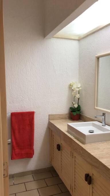 Hermoso Apartamento En Manzanillo Con Alberca Y Cancha De Tenis, Ideal Para Relajarse Y Disfrutar De Una Escapada Tranquila En El Paraiso Tropical Экстерьер фото