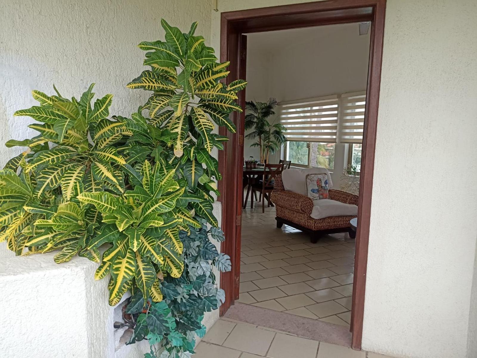 Hermoso Apartamento En Manzanillo Con Alberca Y Cancha De Tenis, Ideal Para Relajarse Y Disfrutar De Una Escapada Tranquila En El Paraiso Tropical Экстерьер фото