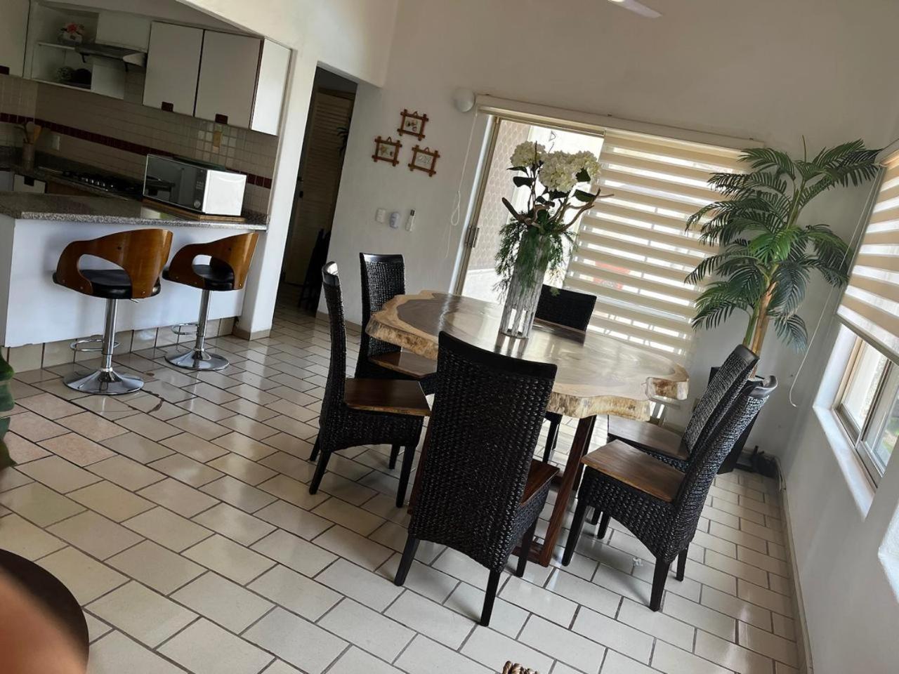 Hermoso Apartamento En Manzanillo Con Alberca Y Cancha De Tenis, Ideal Para Relajarse Y Disfrutar De Una Escapada Tranquila En El Paraiso Tropical Экстерьер фото